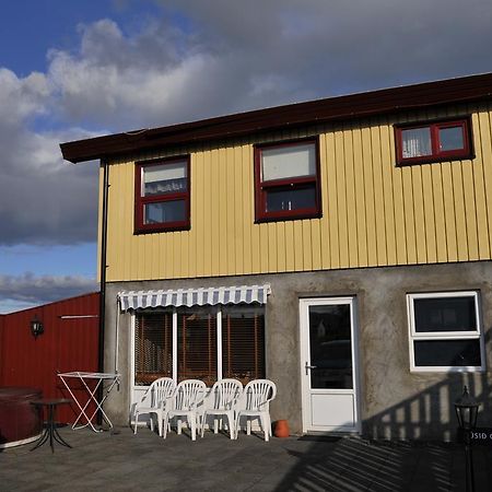 Husid Guesthouse Рейкхолт Екстериор снимка