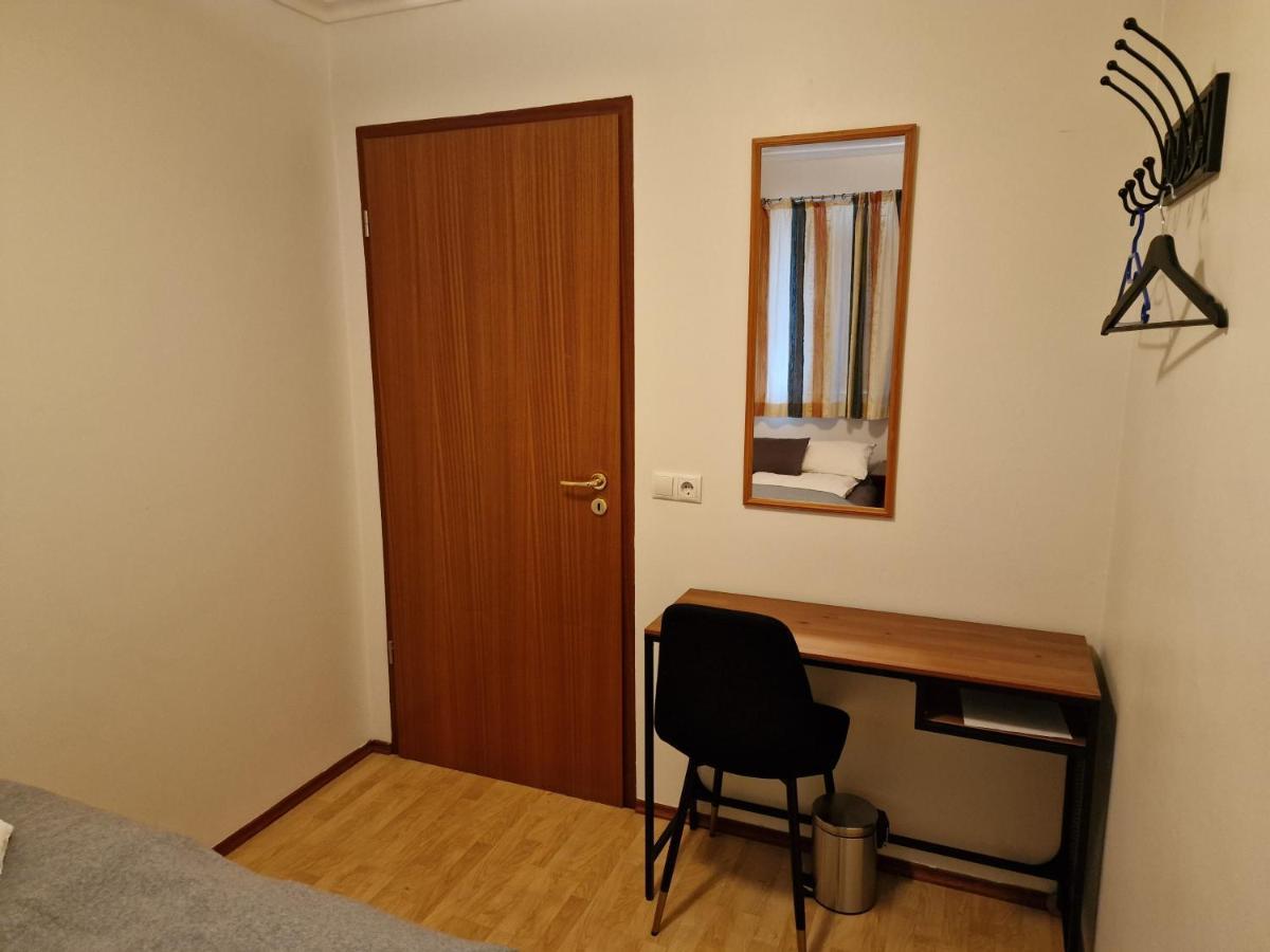 Husid Guesthouse Рейкхолт Екстериор снимка