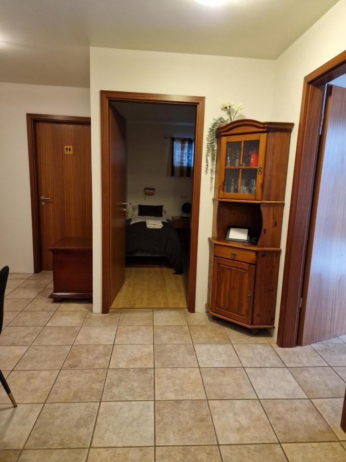 Husid Guesthouse Рейкхолт Екстериор снимка